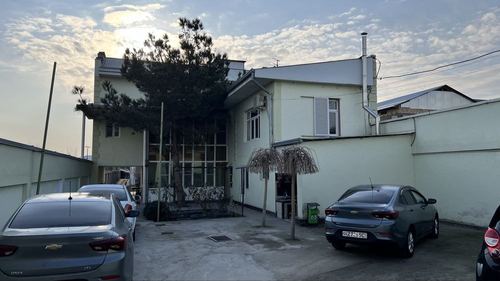 11-xonali uy, 370 m²