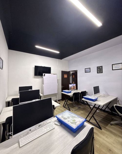 Office for rent urgently on Druzhby