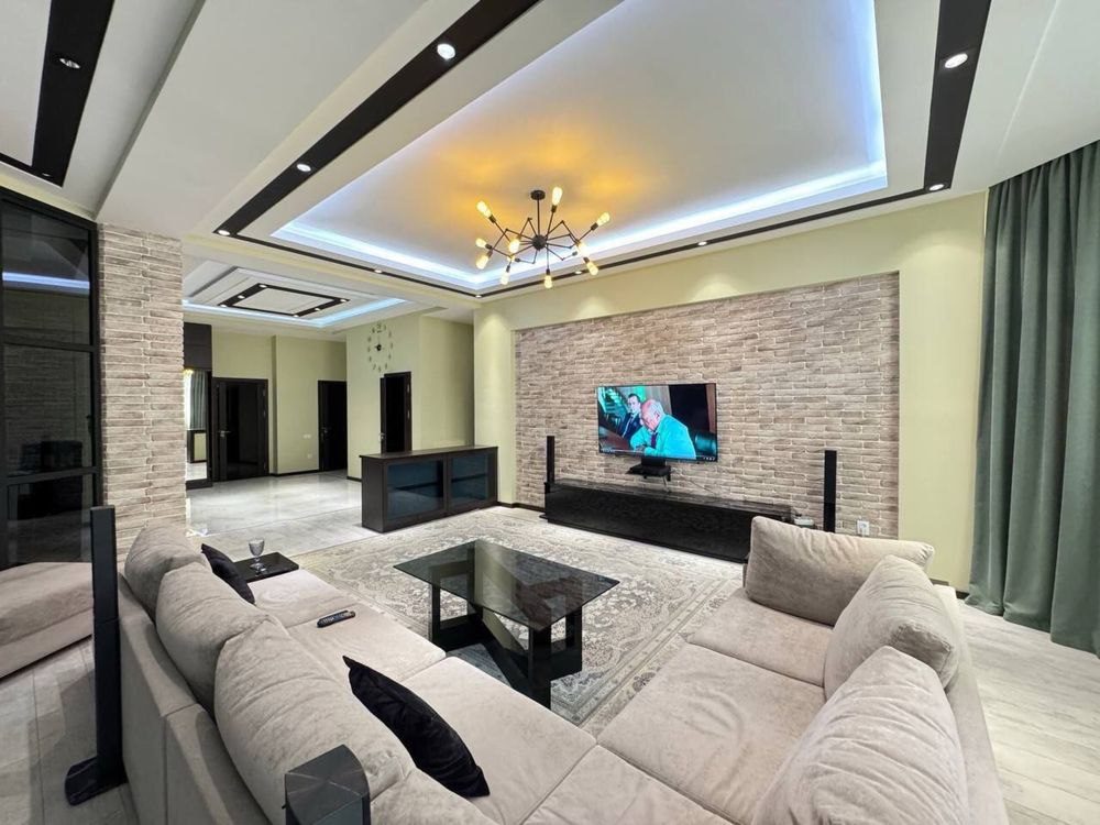 4-xonali kvartira, 125 m², Toshkent, Shayxontohur tumani, ijaraga