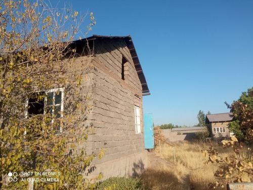 6 sotokli dala uchastkasi, hovli va panjarali