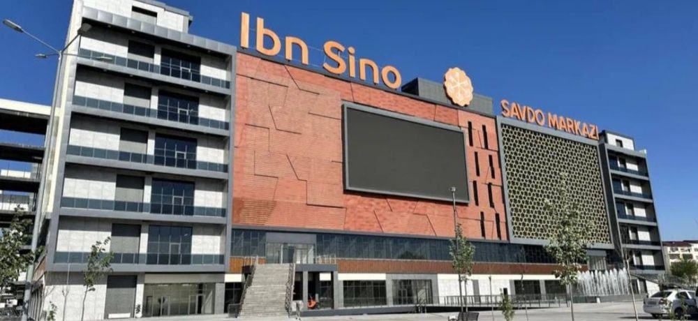 Ibn Sino Savdo Markazi Stroymart sotiladi