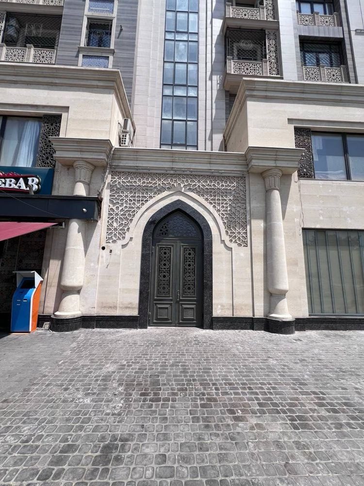M. Mukimiy St., commercial space, 280 sq.m, first line, urgent
