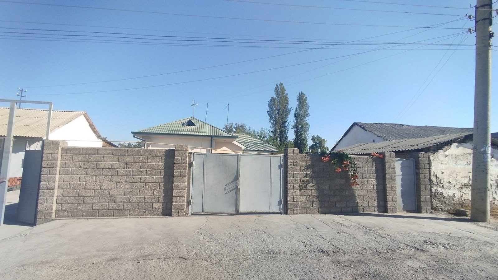 4-комнатный дом, 400 м², Ташкент, Сергелийский район, на продажу