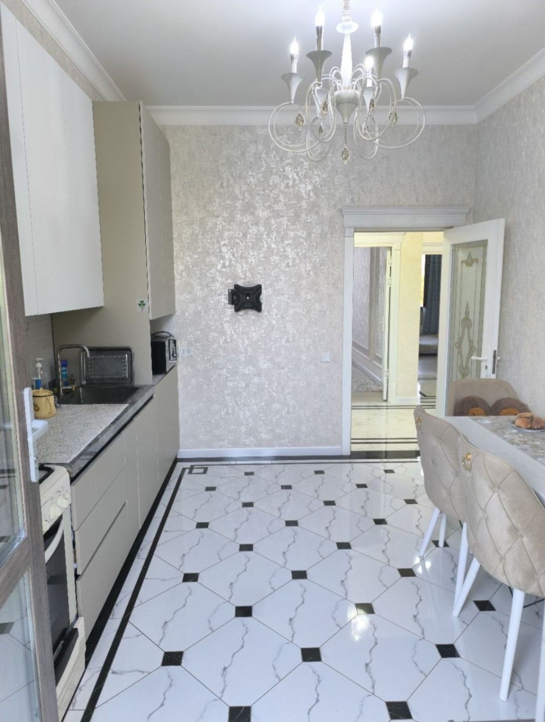 3-комнатная квартира, 70.3 м², Ташкент, Чиланзарский район, на продажу