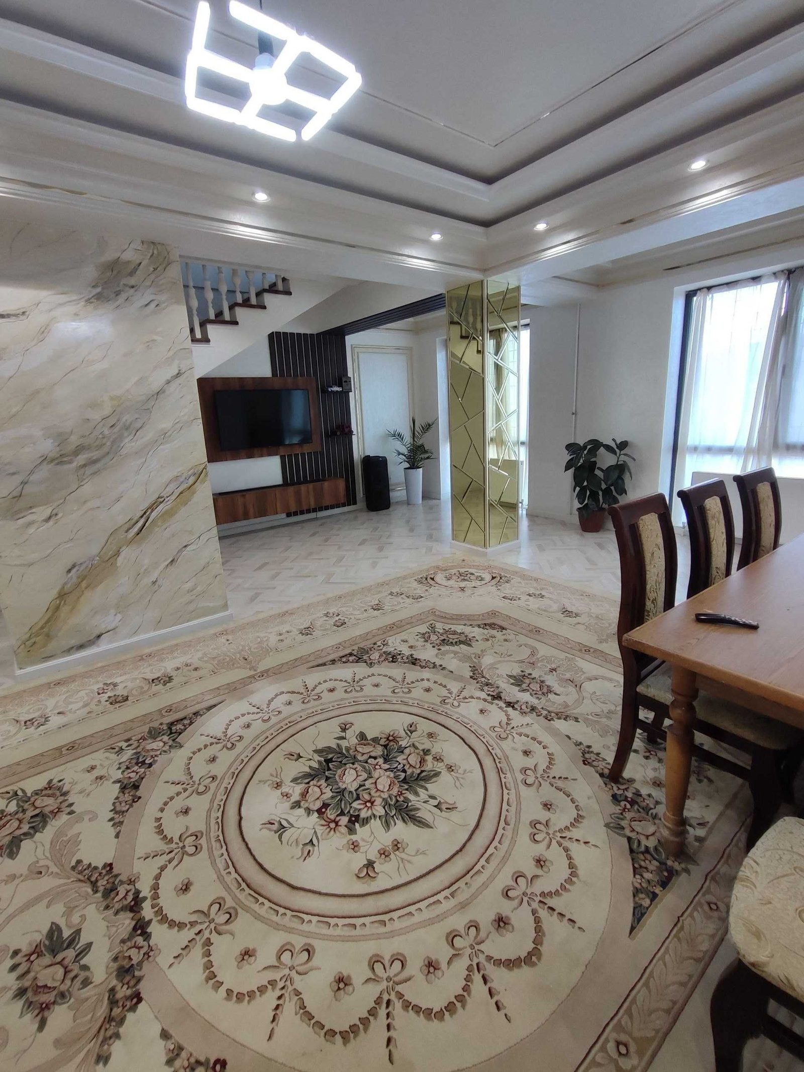 5-room apartment, 340 m², Tashkent, Chilanzar District, for sale