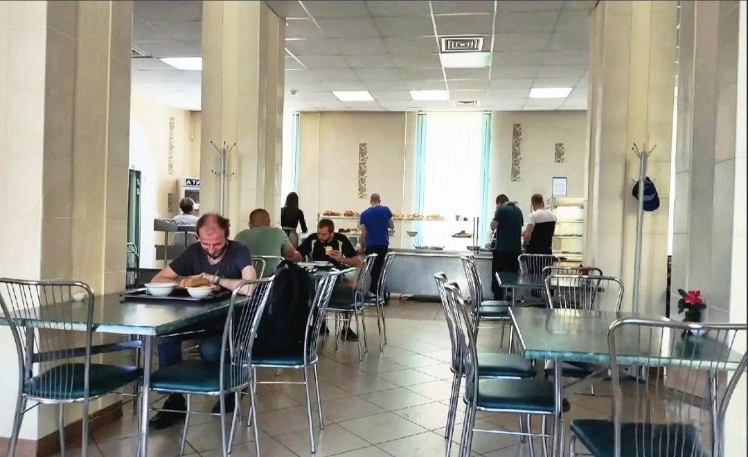 Chilonzor metro yaqinida faoliyat yuritayotgan kafe sotiladi