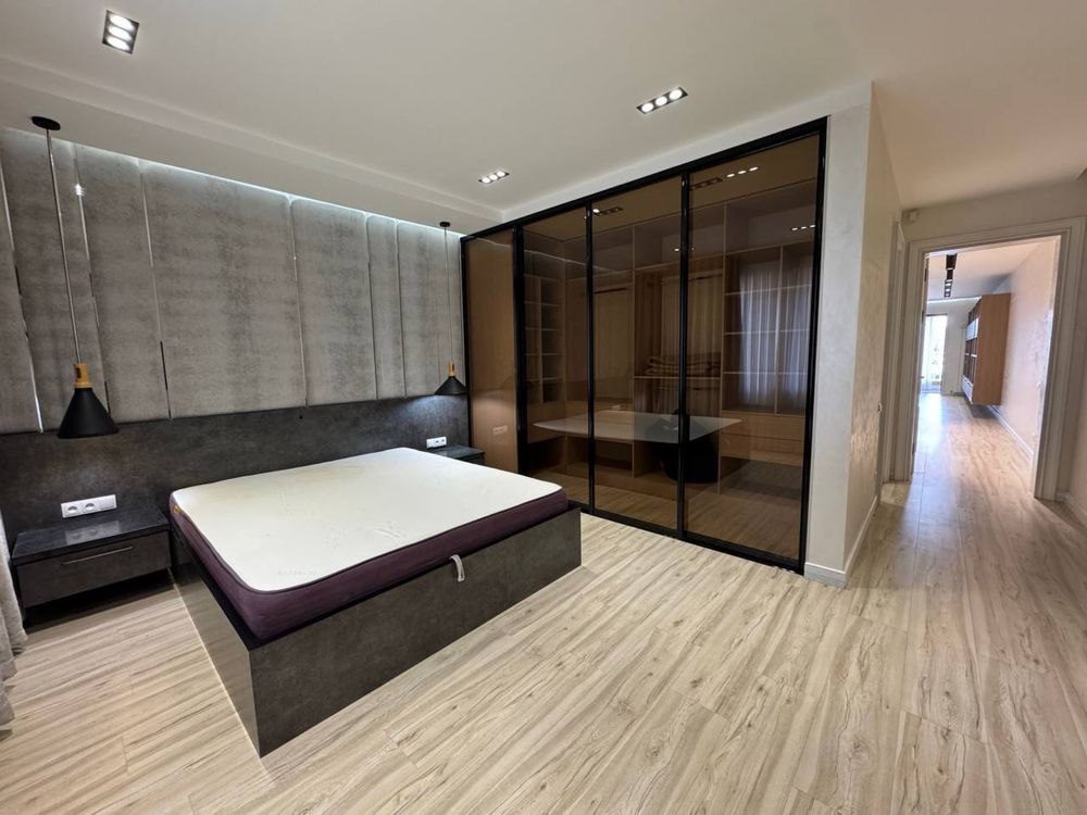 4-комнатная квартира, 162 м², Ташкент, Яккасарайский район, на продажу