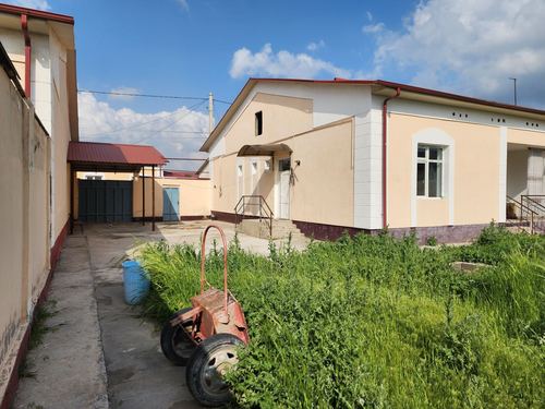 Продается двор (участок) 6 соток, 4 комнаты. Адрес: Бектемир