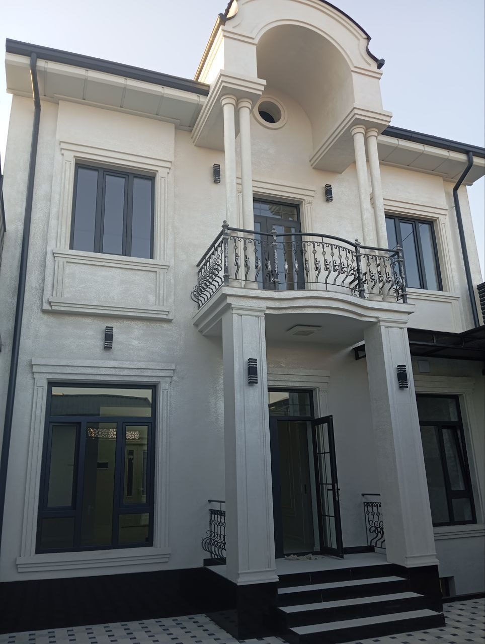 5-комнатный дом, 300 м², Ташкент, Сергелийский район, на продажу