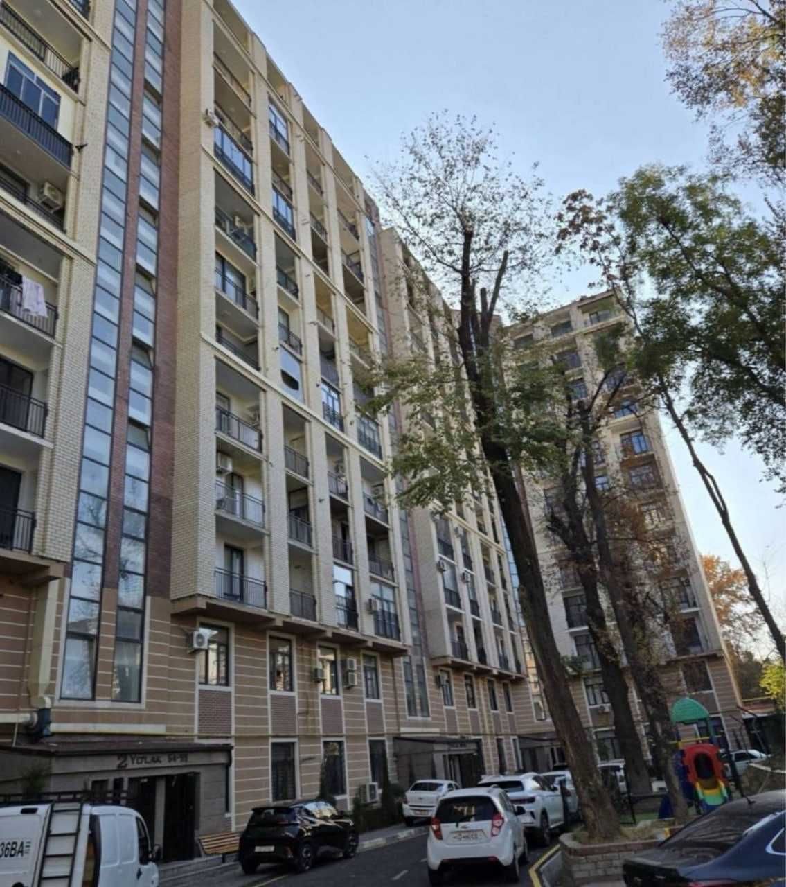 4-комнатная квартира, 220 м², Ташкент, Яккасарайский район, на продажу