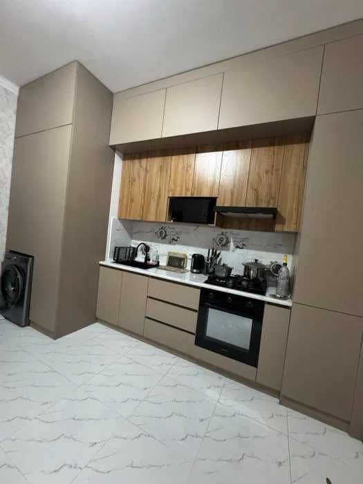 4-комнатная квартира, 130 м², Ташкент, Яккасарайский район, на продажу