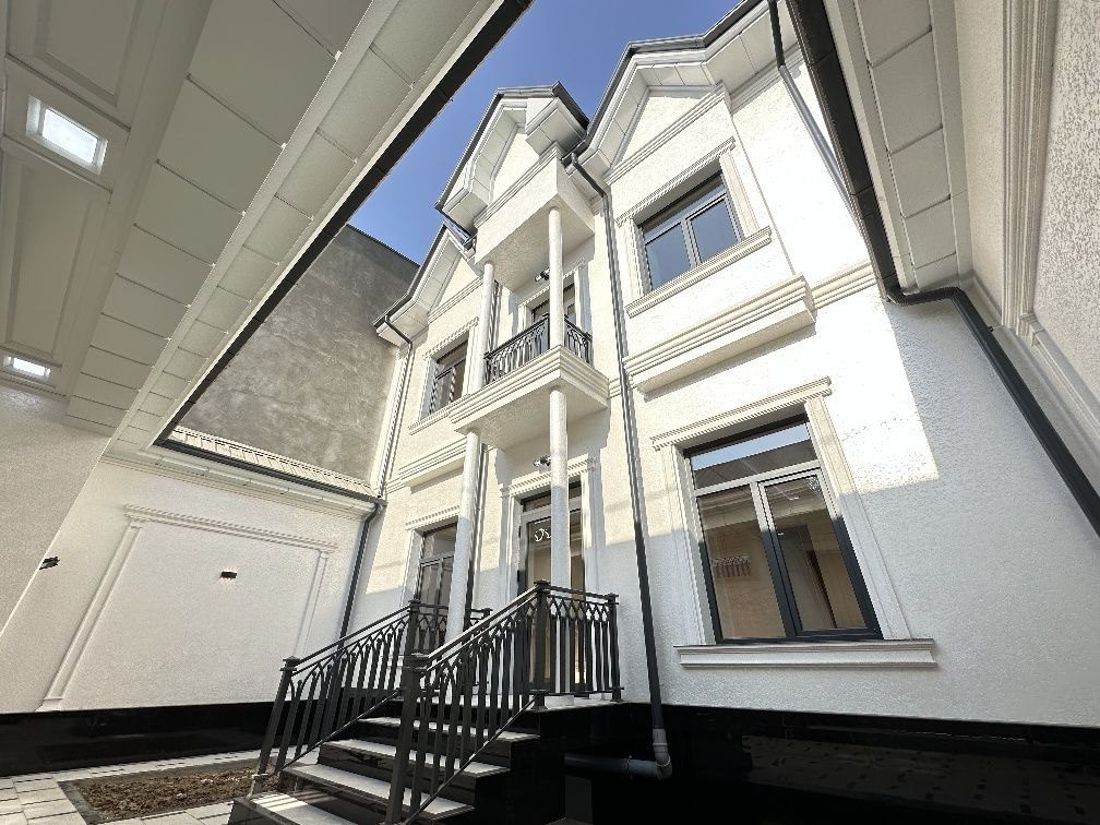6-комнатный дом, 300 м², Ташкент, Сергелийский район, на продажу