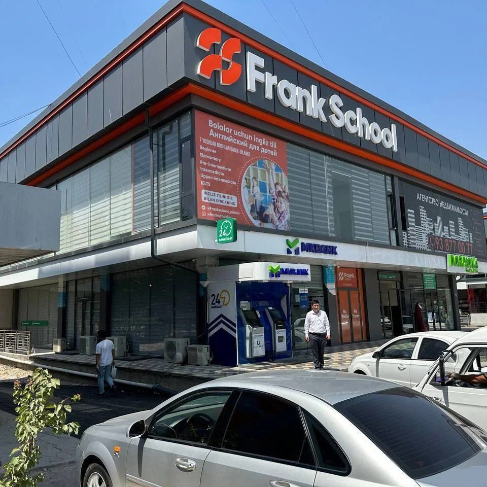 Markaziy yo'l bo'yida, 4-bekat metro yaqinida bino sotiladi
