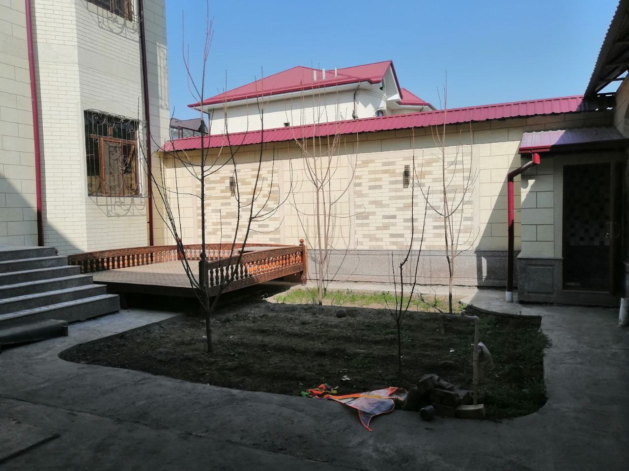 5-комнатный дом, 360 м², Ташкент, Сергелийский район, на продажу