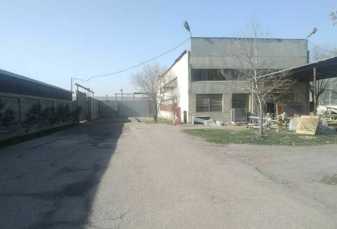 1 ha. industrial base for sale.
