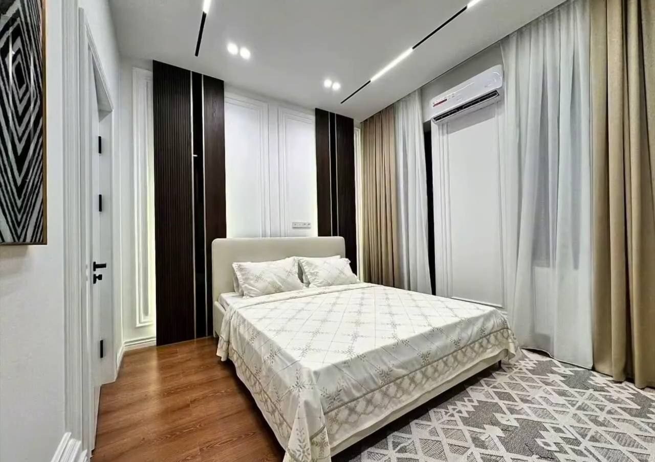 6-комнатный дом, 370 м², Ташкент, Яккасарайский район, на продажу