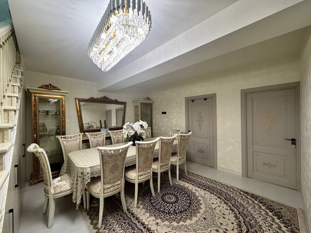 3-комнатная квартира, 124 м², Ташкент, Учтепинский район, на продажу