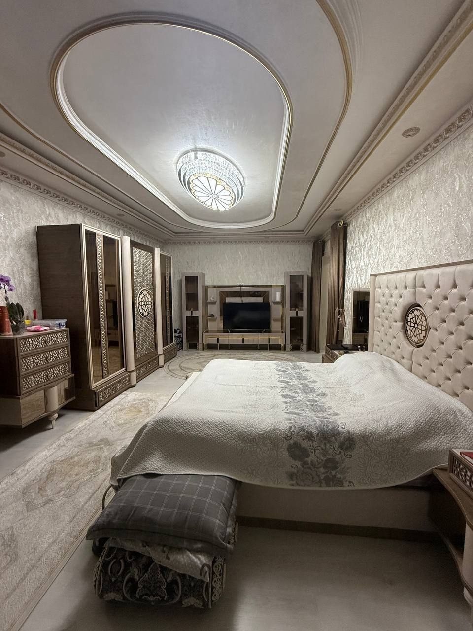 7-комнатный дом, 250 м², Ташкент, Учтепинский район, на продажу