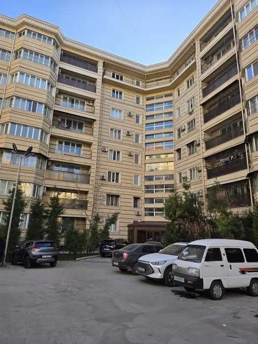 6-комнатная квартира, 434 м², Ташкент, Шайхантахурский район, на продажу
