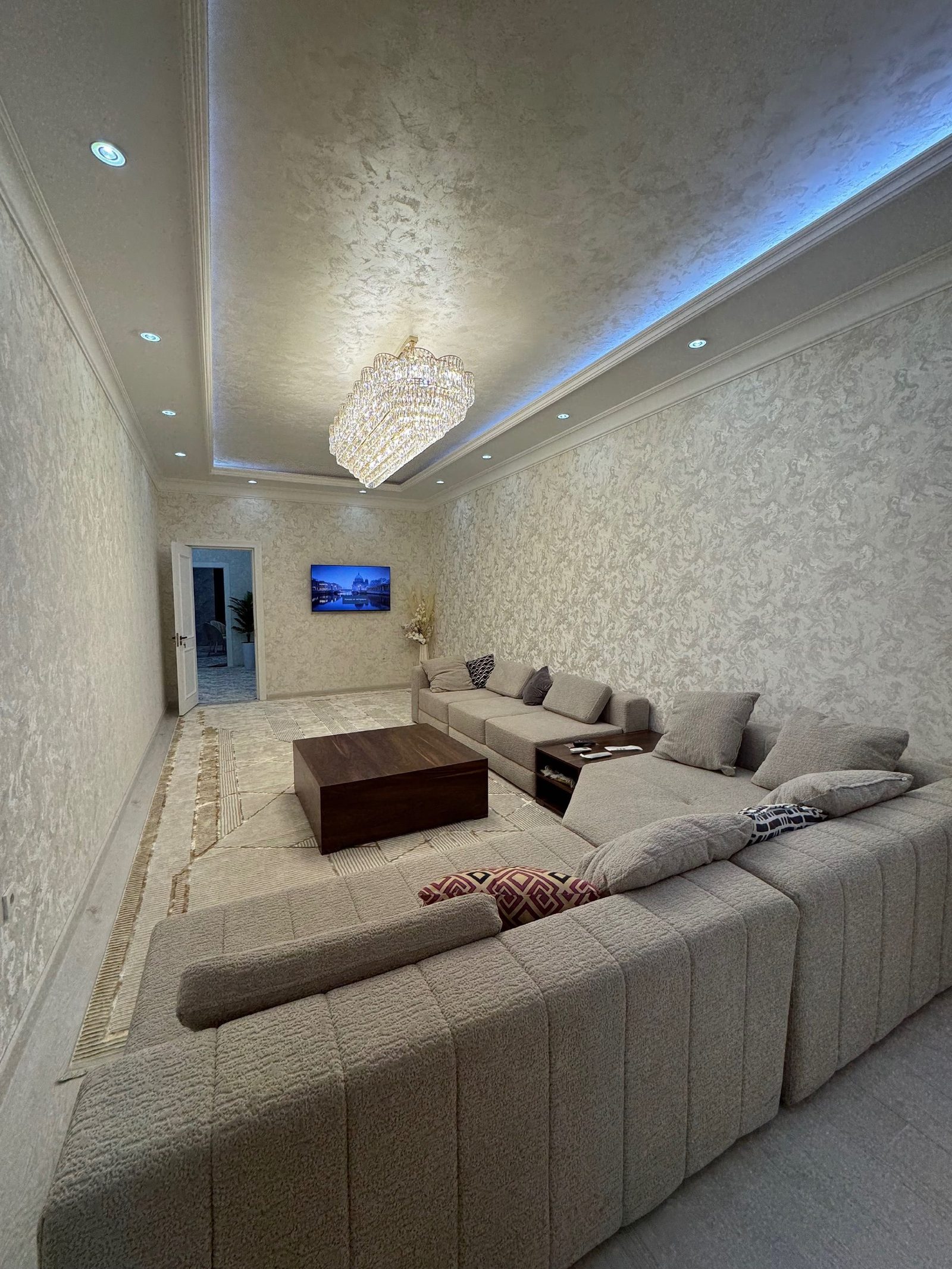 2-комнатная квартира, 93 м², Ташкент, Мирзо-Улугбекский район, в аренду