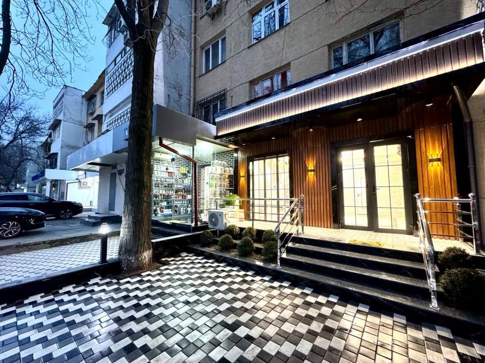 Euro Office for sale along the road, Maxim Gorky St., AVIr landmark