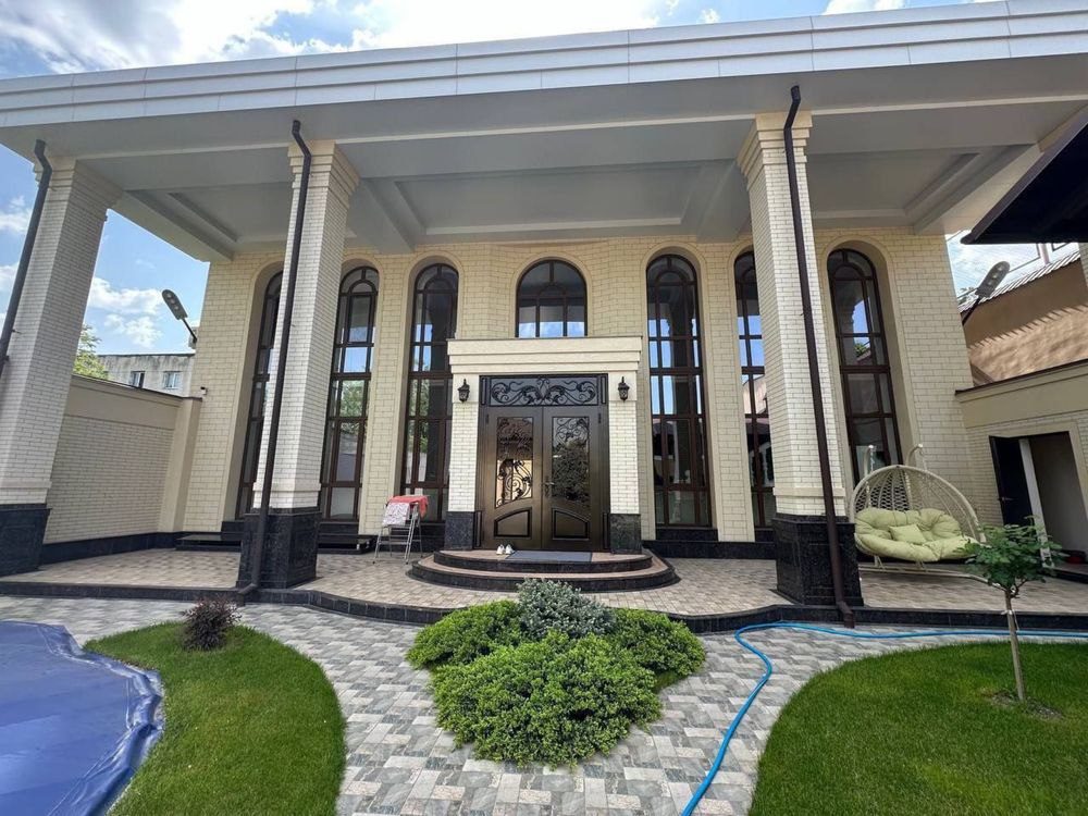 8-xonali uy, 550 m², Toshkent, Mirzo Ulug‘bek tumani, sotuvga