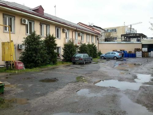 Продаётся 1 650 м² производственная база.