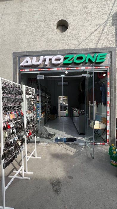 Отдельно стоящее здание 800м2, 8 соток, район рисового базара