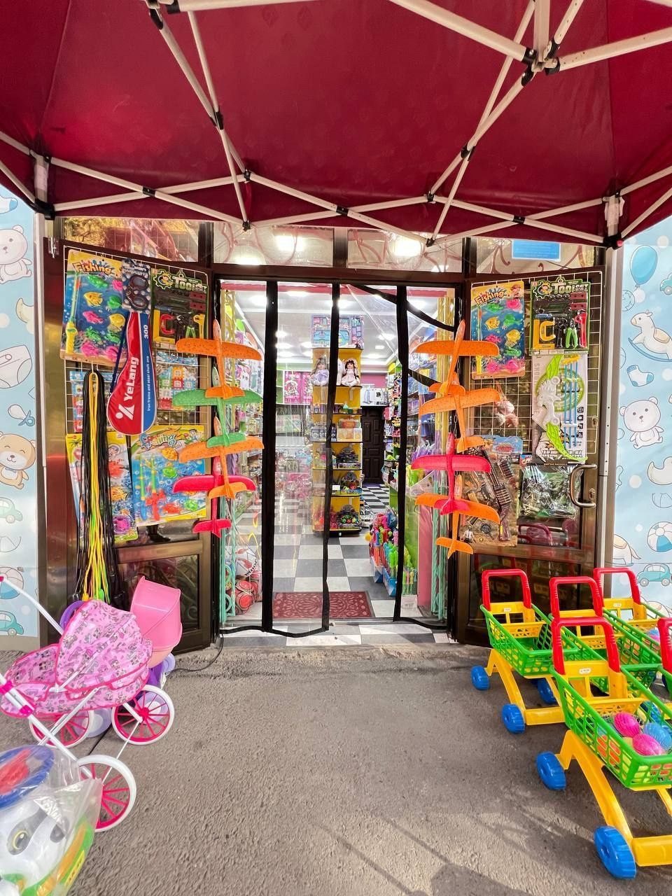 Commercial space for sale on Buyuk Turon street, near TSUM