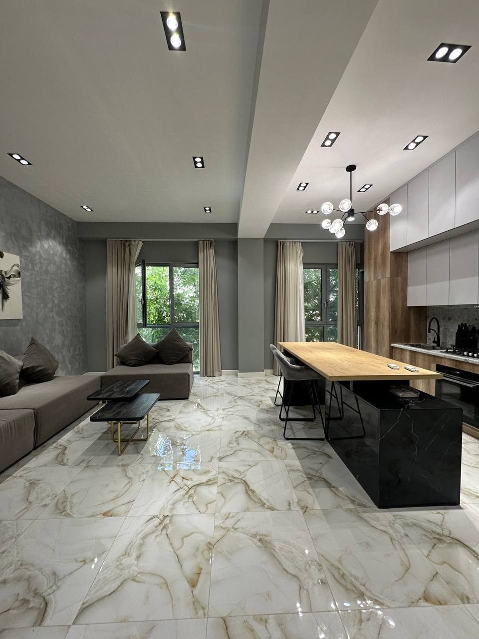 Urgent sale of an apartment in the very center of the city, Mirabad Avenue residential complex