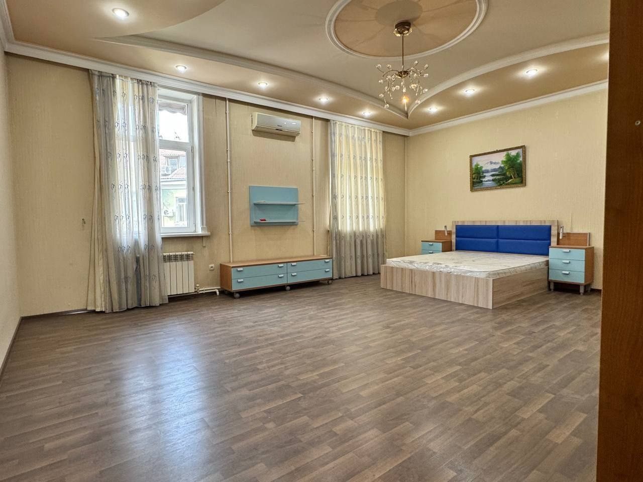 4-xonali kvartira, 164 m², sotuvga