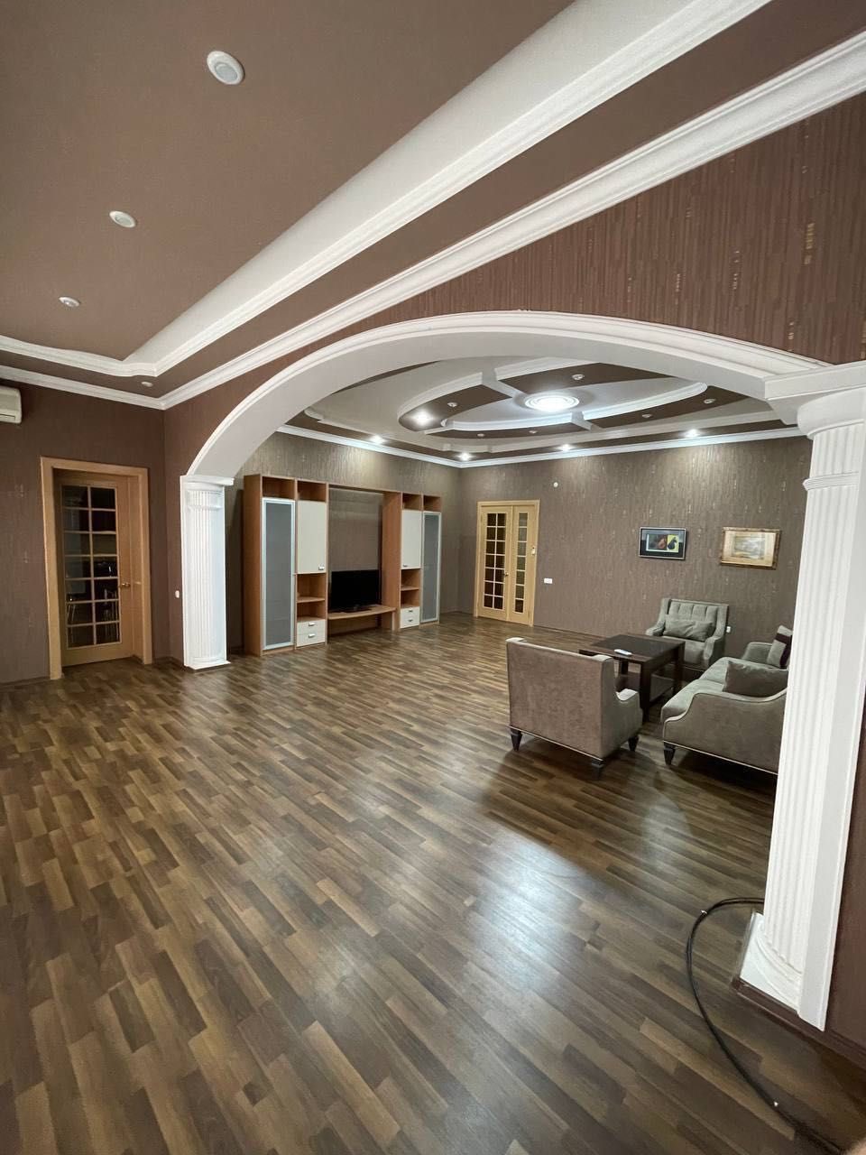 4-xonali kvartira, 164 m², sotuvga