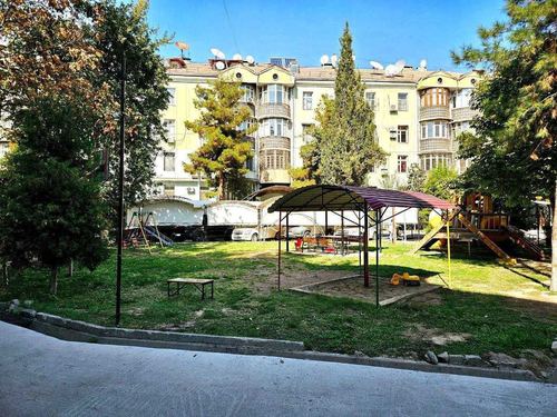 4-xonali kvartira, 248 m²