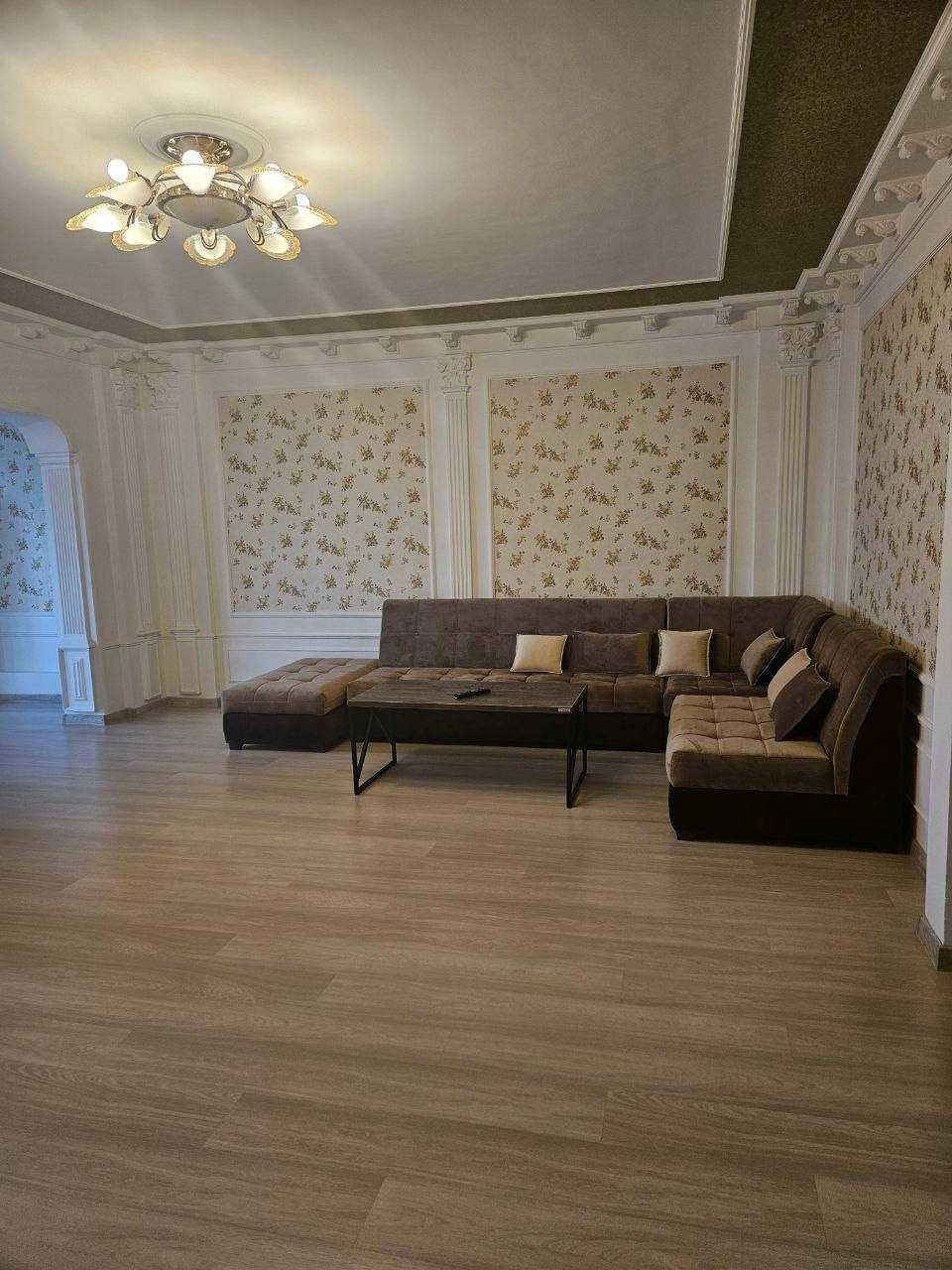 4-room apartment, 182.15 m², for sale