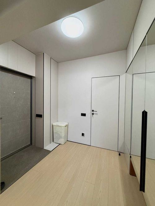 4-xonali kvartira, 130 m²