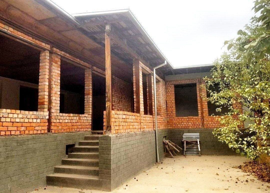5-room house, 300 m², for sale
