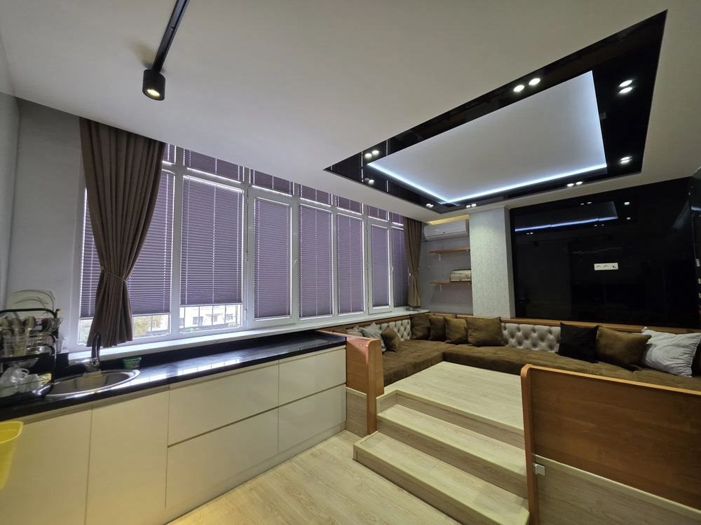 ( K42 ) URGENT Sale: 5-room apartment on Shota Rustaveli