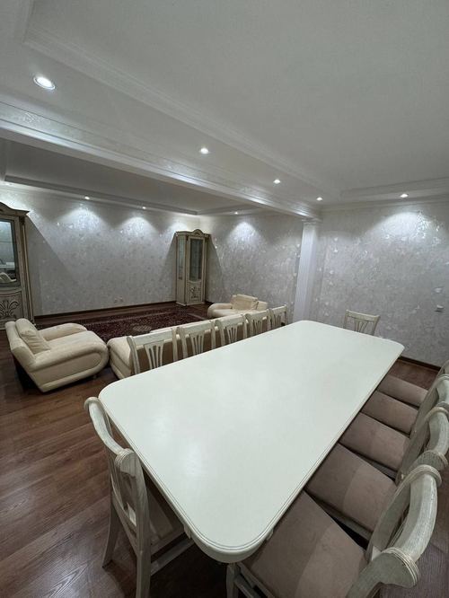 4-xonali kvartira, 153 m²