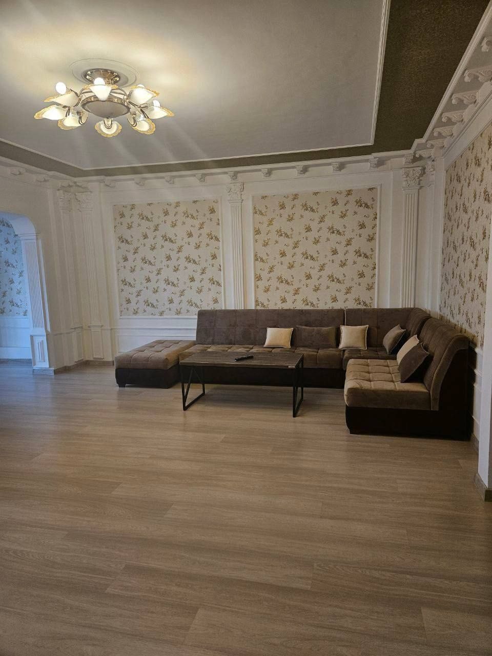 4-xonali kvartira, 182.15 m², sotuvga