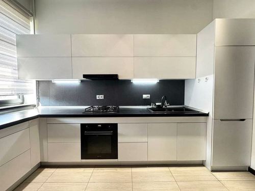3-комнатная квартира, 150 м²