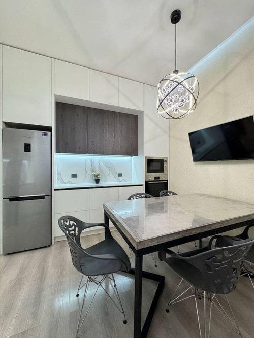 4-xonali kvartira, 140 m²