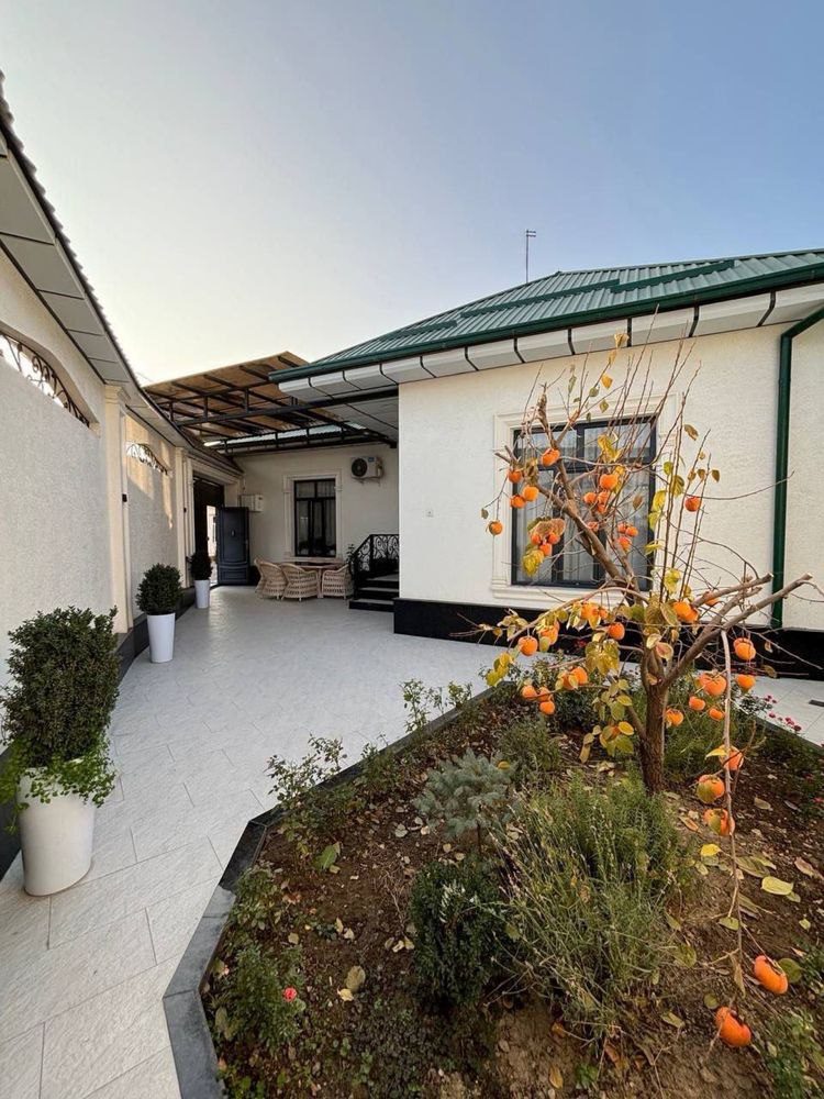 5-xonali uy, 200 m², sotuvga