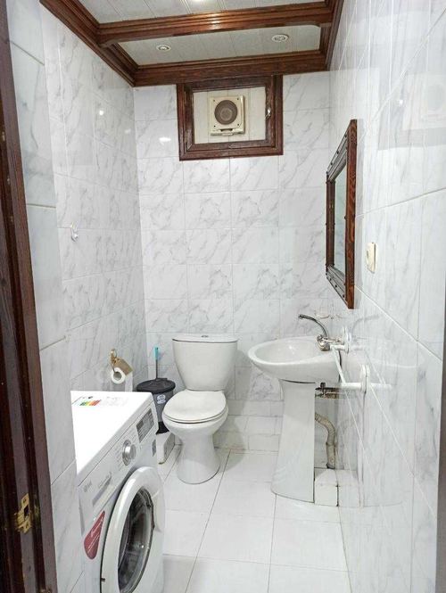 NO COMMISSION! C-12 spacious 3-room apartment in the center