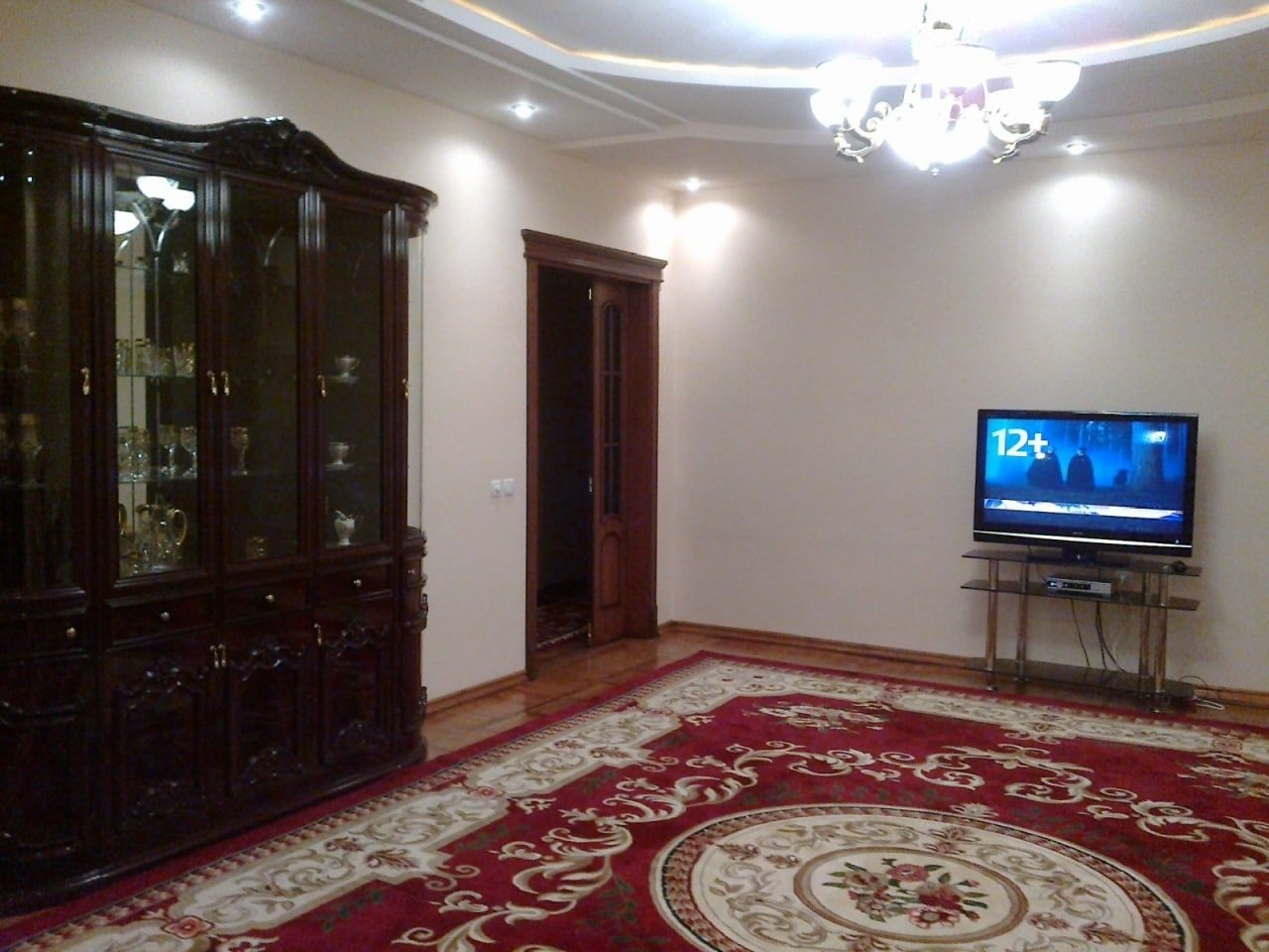 4-xonali kvartira, 127 m², Toshkent, Shayxontohur tumani, ijaraga