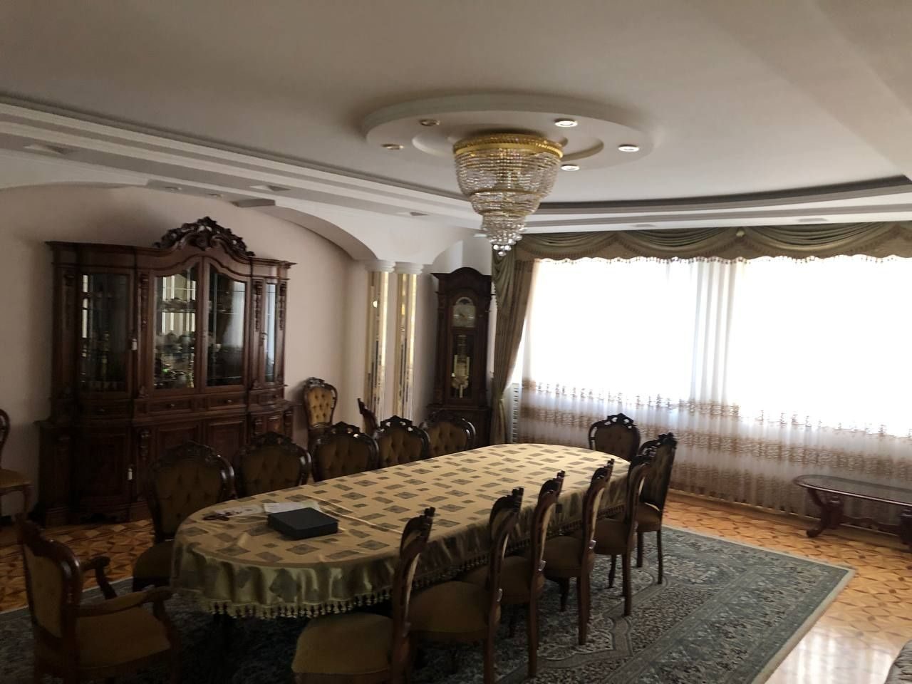 8-xonali kvartira, 300 m², Toshkent, Shayxontohur tumani, ijaraga