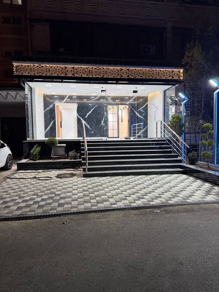 Yakkasaroy, 100m2 premises along the road