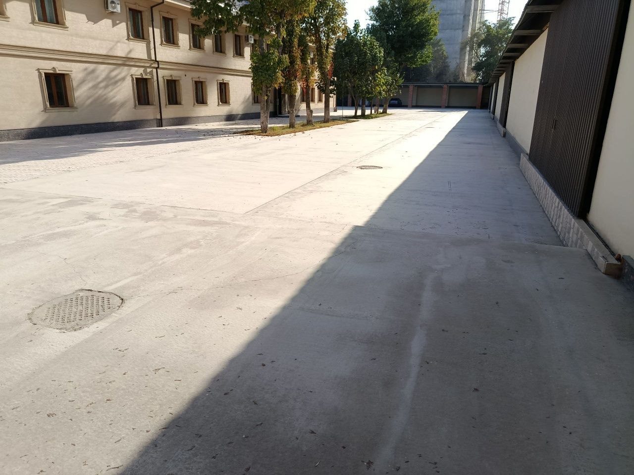 Yashnobod tumani, burchakli 2 qavatli noturar bino, 32 xona, 42