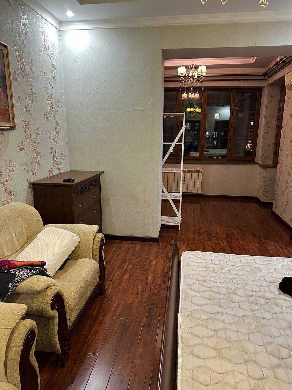 3-xonali kvartira, 105 m², Toshkent, Shayxontohur tumani, ijaraga