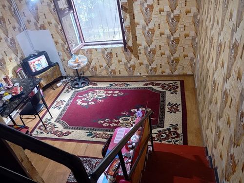 Продается 2-комнатный коттедж, переделанный в 3-комнатный, на 1 сотке. Мой дом.