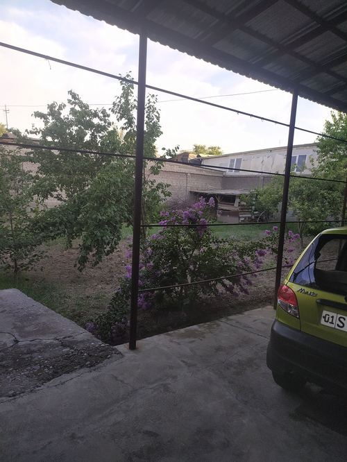 Courtyard for sale in Guzal mahalla